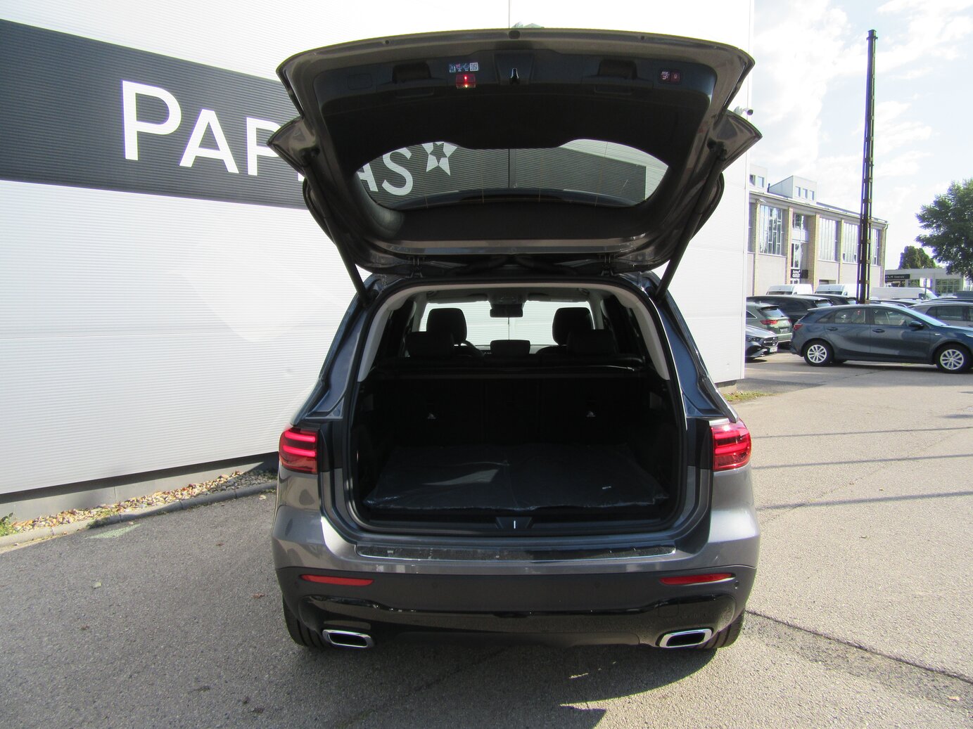 Mercedes-Benz GLB 200