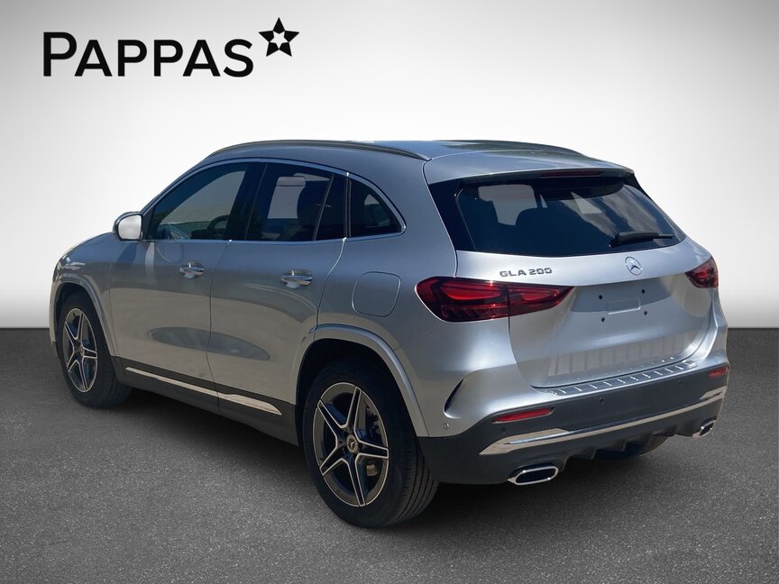 Mercedes-Benz GLA 200