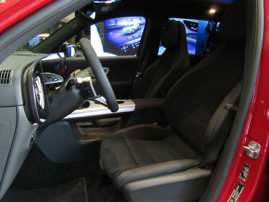 Mercedes-Benz GLB 250+ mit EQ Technologie