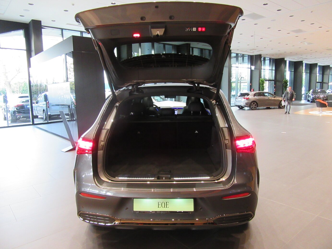 Mercedes-Benz EQE 350 4MATIC SUV