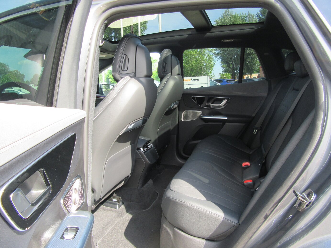 Mercedes-Benz EQE 350+ SUV