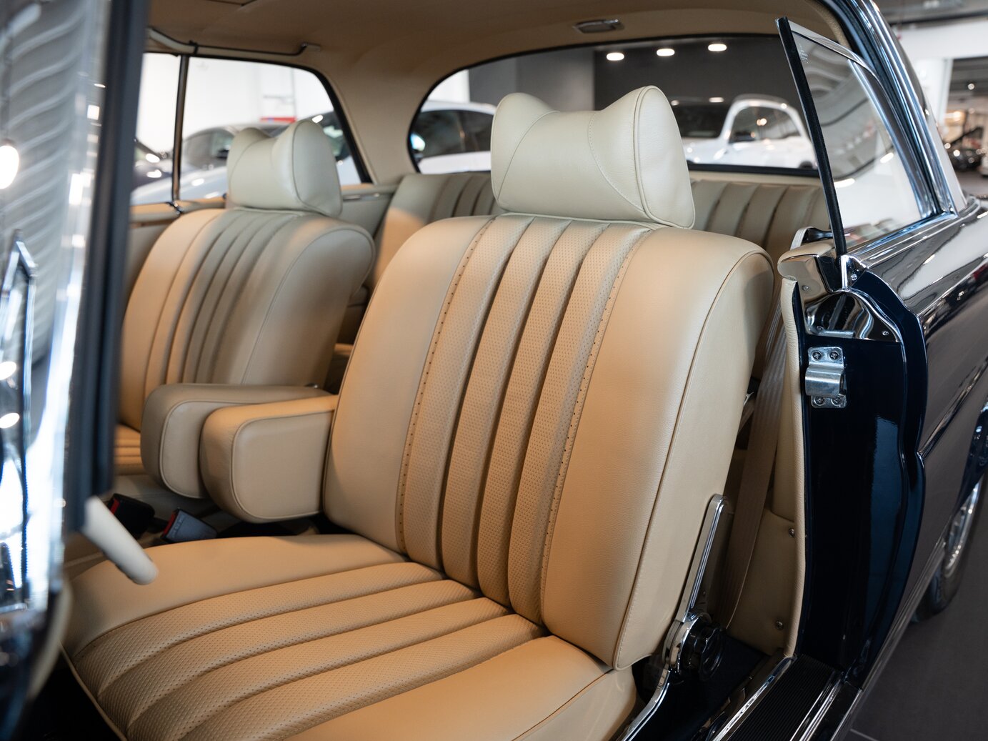 Mercedes-Benz 280 SE