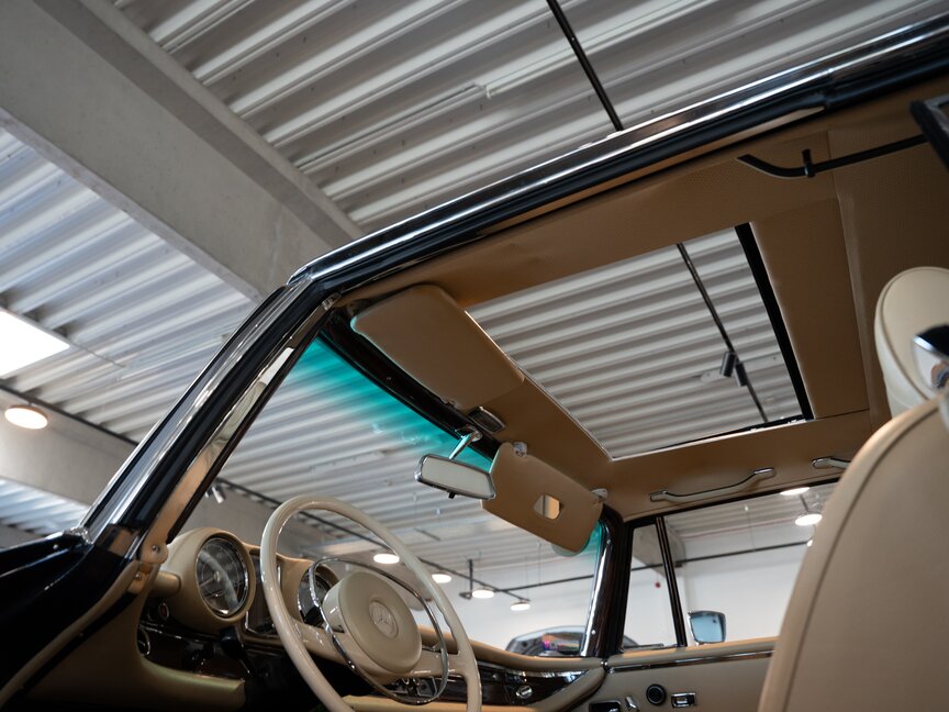 Mercedes-Benz 280 SE