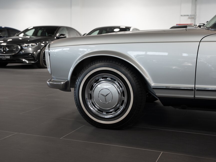 Mercedes-Benz 280 SL (W113)