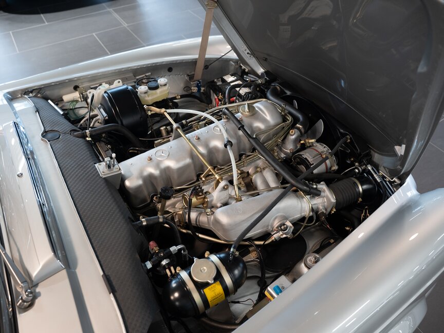 Mercedes-Benz 280 SL (W113)