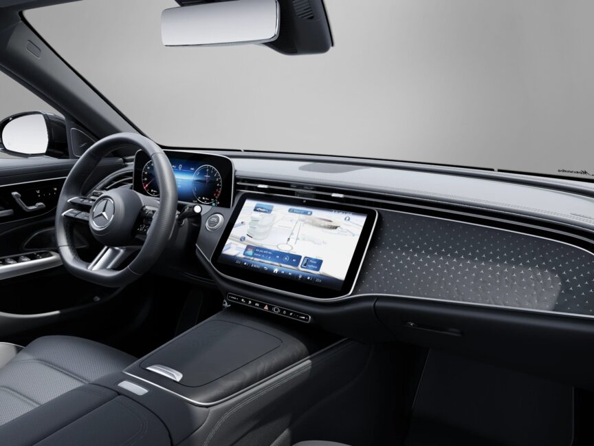 Mercedes-Benz E 300 de 4MATIC Limousine mit EQ Hybrid Technologie