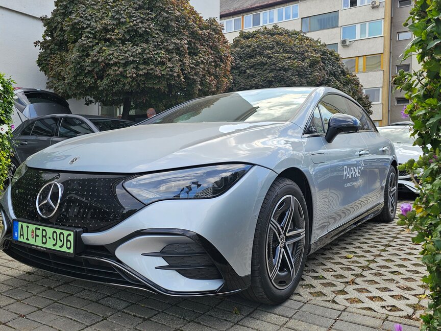 Mercedes-Benz EQE 300