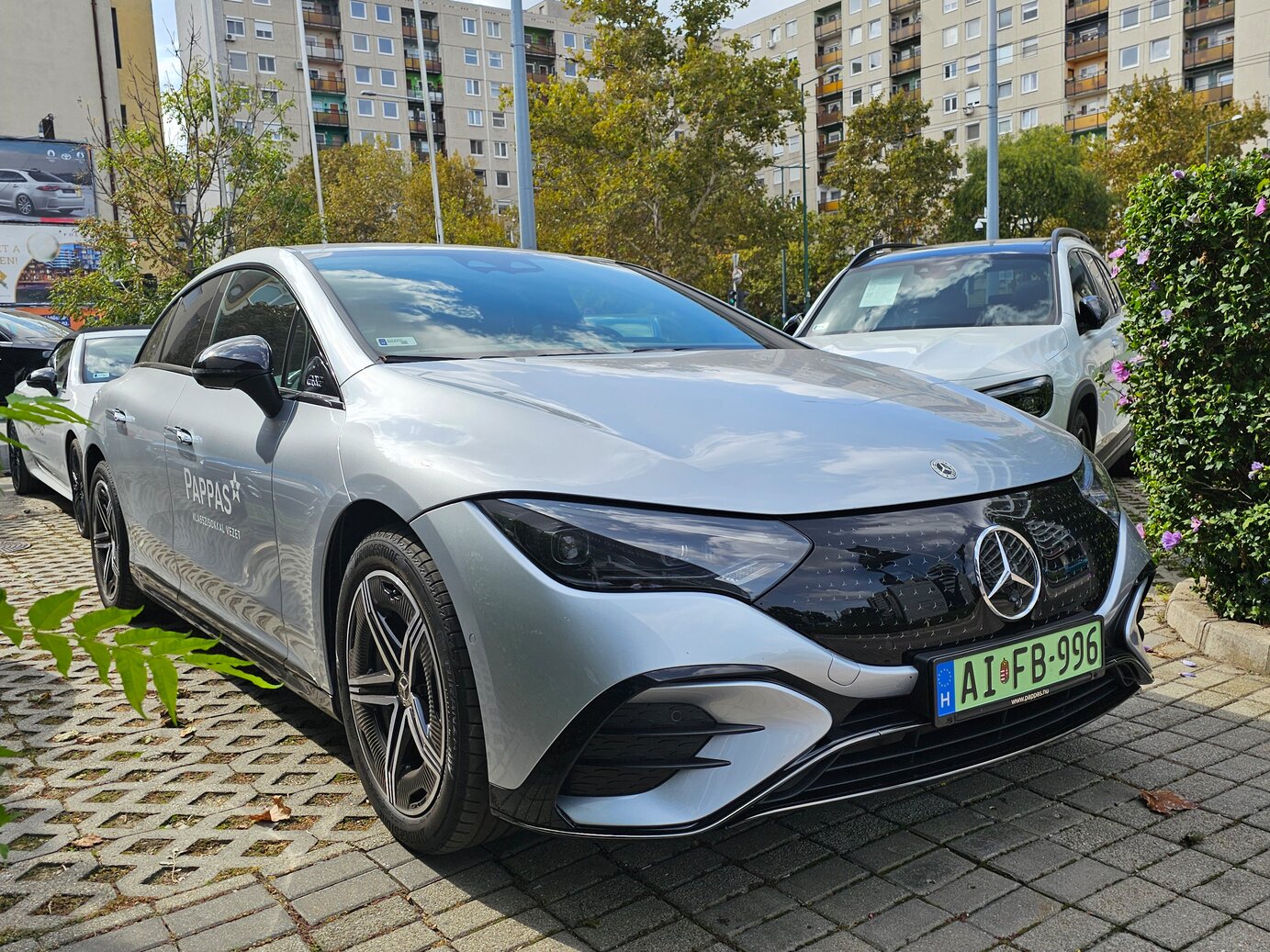 Mercedes-Benz EQE 300