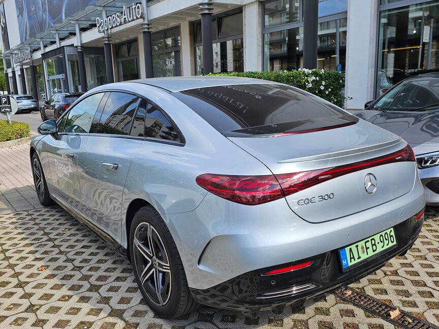 Mercedes-Benz EQE 300