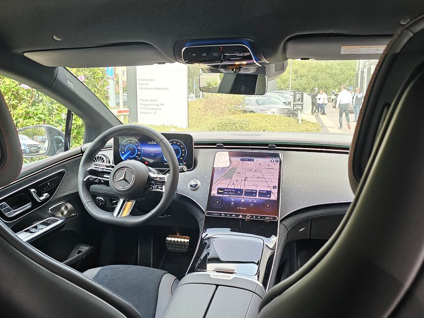 Mercedes-Benz EQE 300