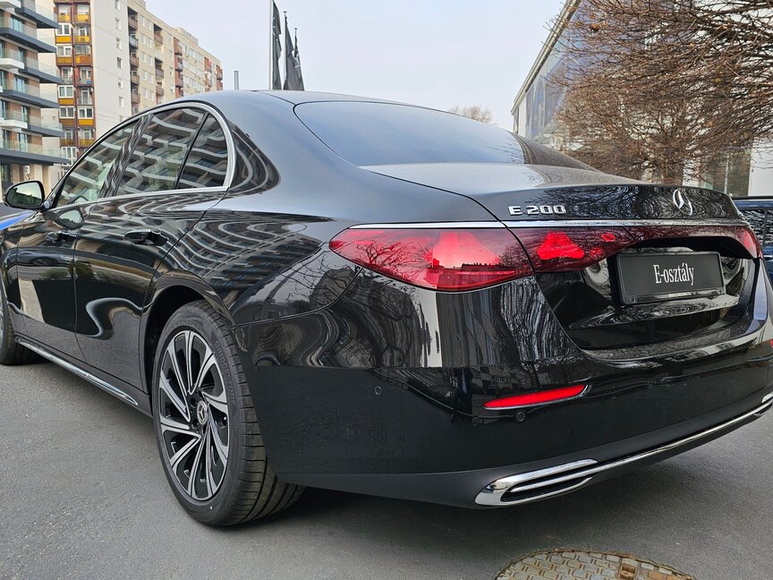 Mercedes-Benz E 200 4MATIC Limousine