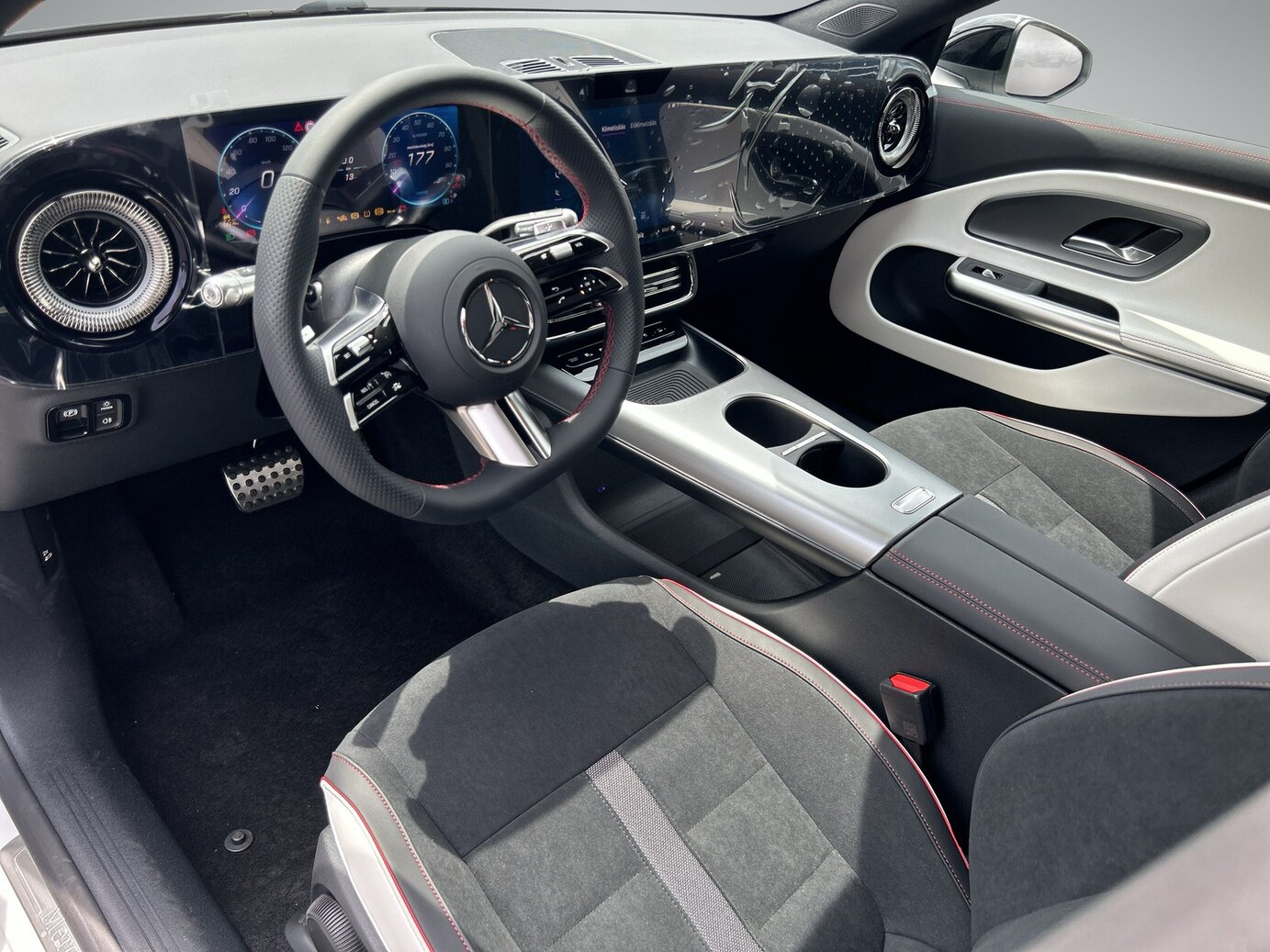 Mercedes-Benz CLA 250+ mit EQ Technologie