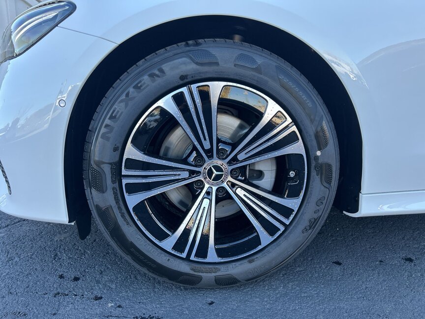 Mercedes-Benz E 200 4MATIC Limousine