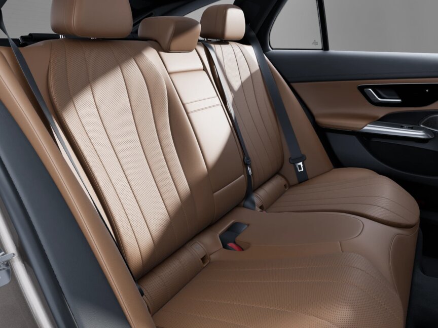 Mercedes-Benz E 300 de 4MATIC T-Modell All-Terrain mit EQ Hybrid Technologie