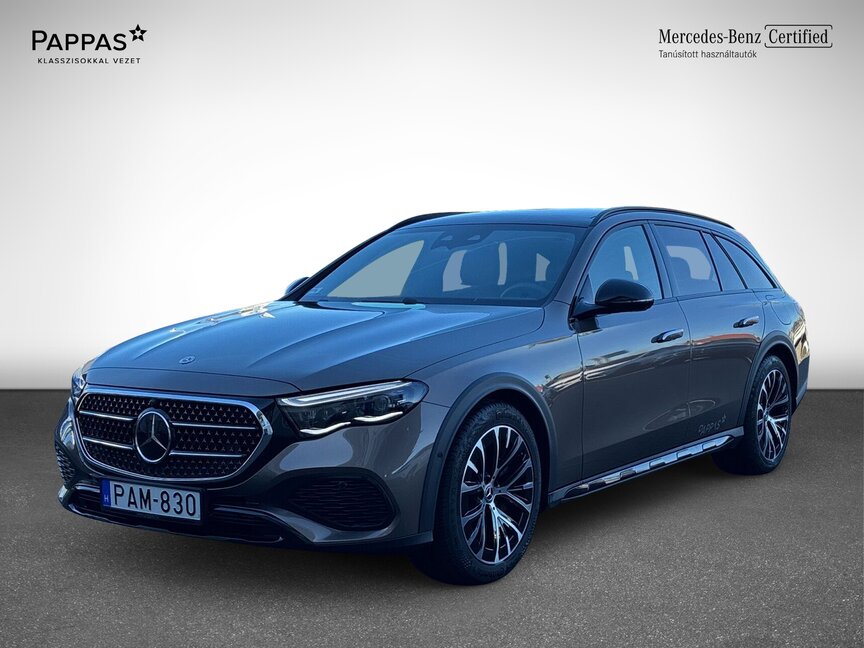 Mercedes-Benz E 300 de 4MATIC T-Modell All-Terrain mit EQ Hybrid Technologie