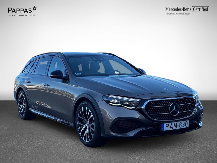 Mercedes-Benz E 300 de 4MATIC T-Modell All-Terrain mit EQ Hybrid Technologie