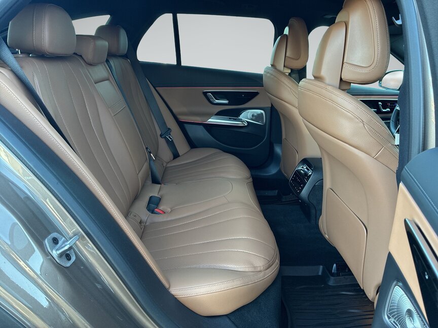 Mercedes-Benz E 300 de 4MATIC T-Modell All-Terrain mit EQ Hybrid Technologie