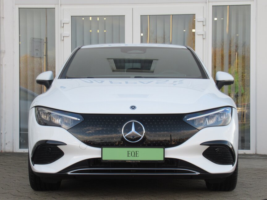 Mercedes-Benz EQE 300