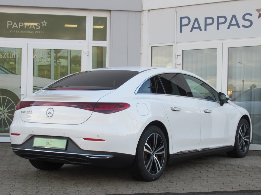 Mercedes-Benz EQE 300