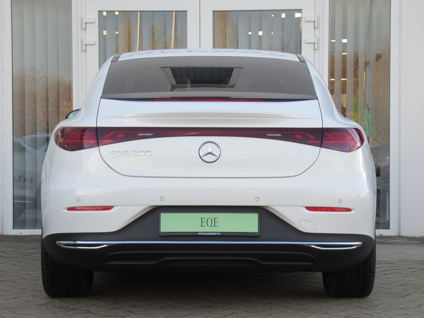 Mercedes-Benz EQE 300