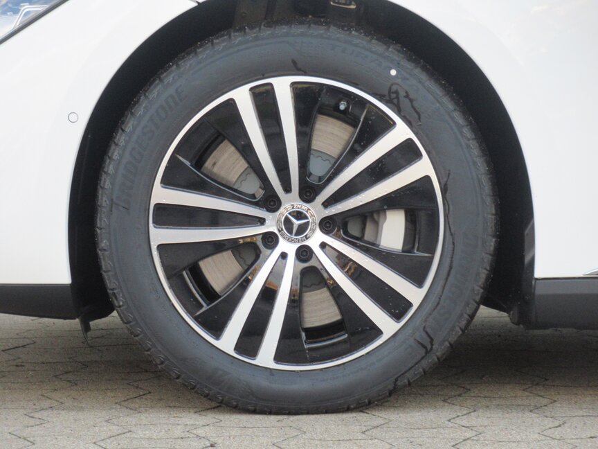 Mercedes-Benz EQE 300