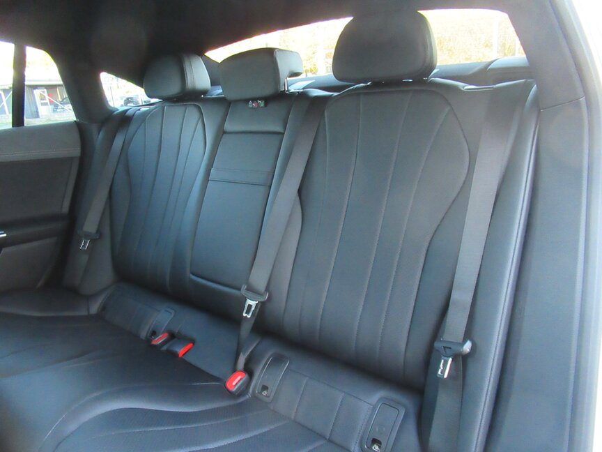 Mercedes-Benz EQE 300