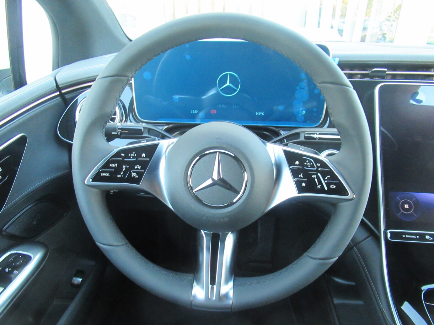 Mercedes-Benz EQE 300