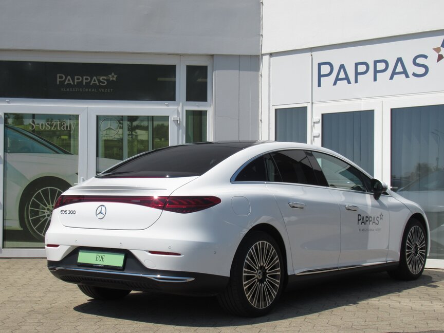Mercedes-Benz EQE 300