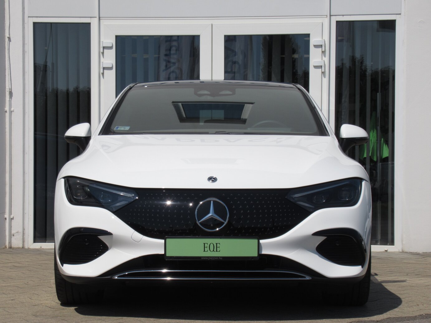 Mercedes-Benz EQE 300