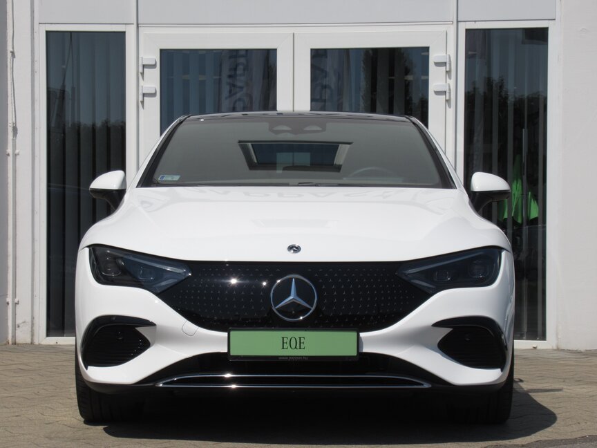 Mercedes-Benz EQE 300