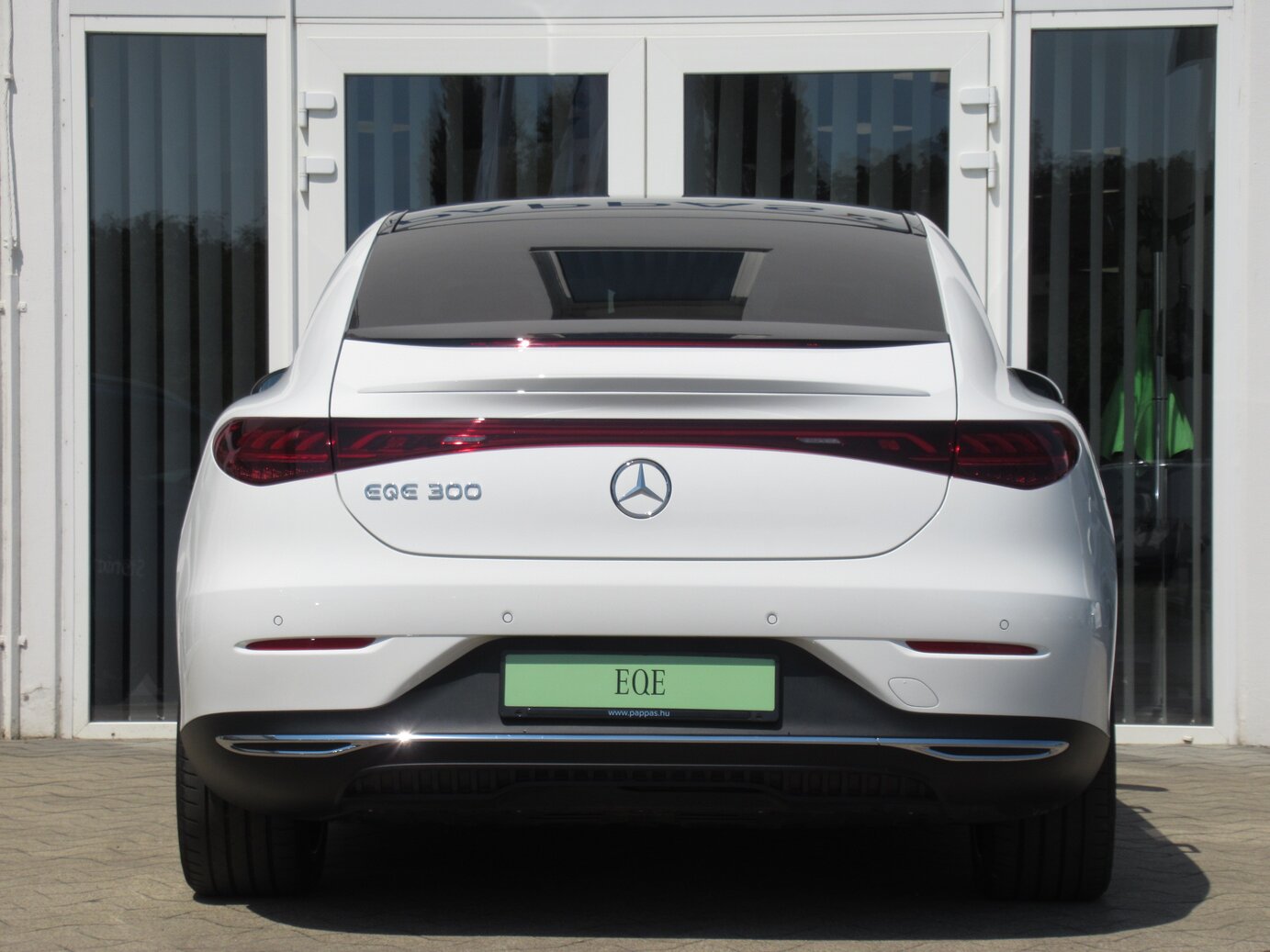 Mercedes-Benz EQE 300