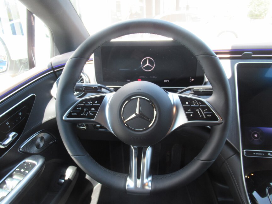 Mercedes-Benz EQE 300