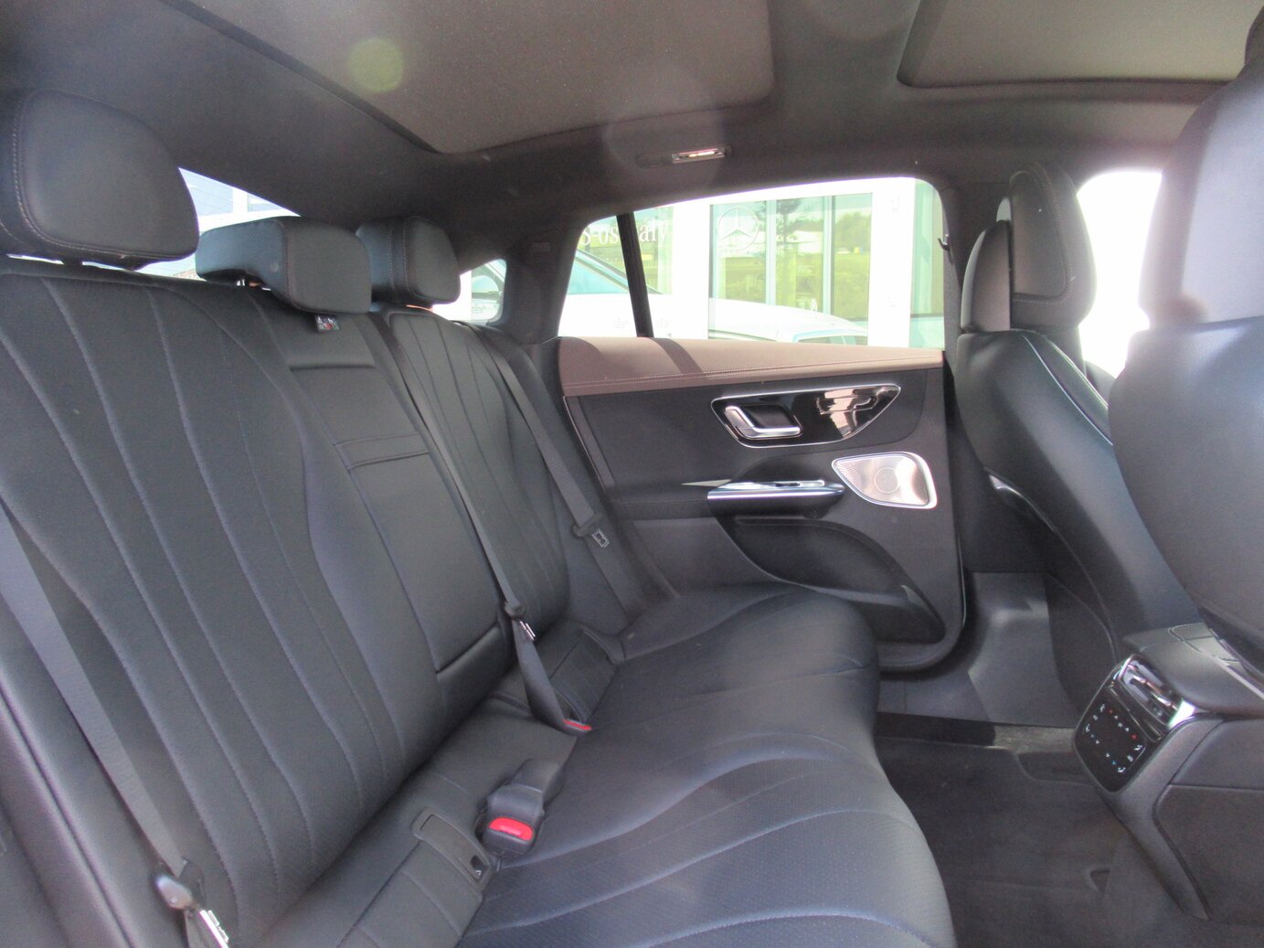 Mercedes-Benz EQE 300