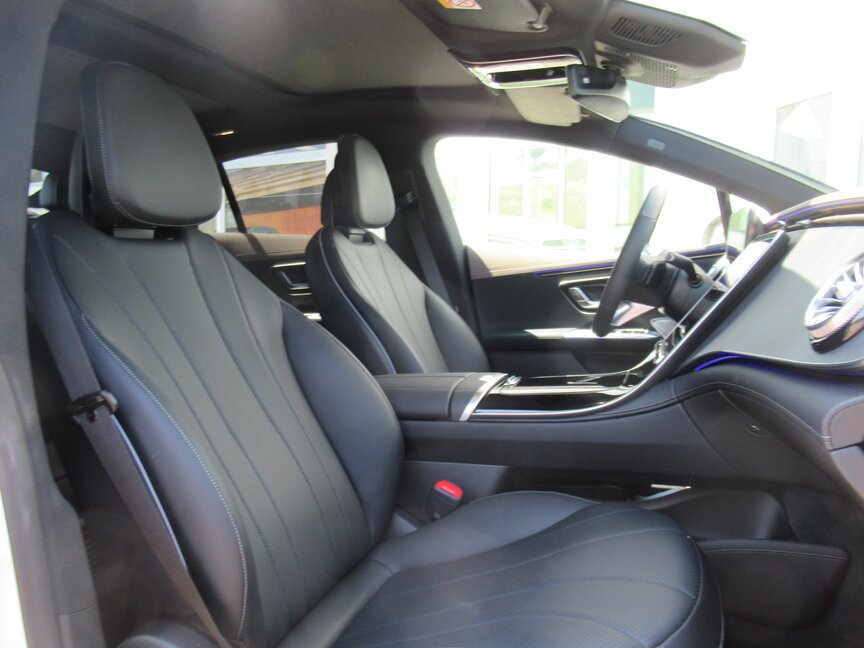 Mercedes-Benz EQE 300