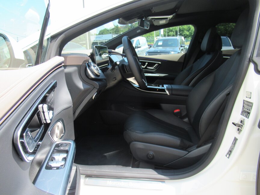 Mercedes-Benz EQE 300