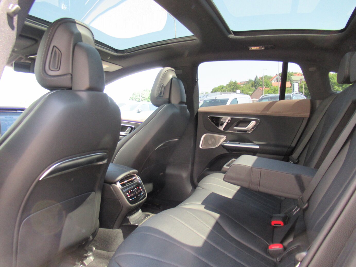 Mercedes-Benz EQE 300