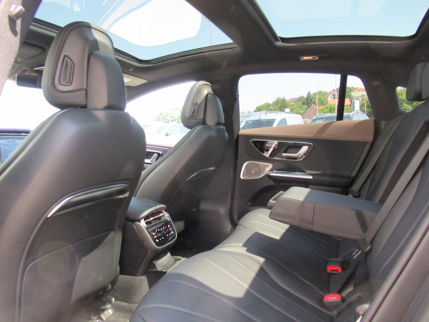 Mercedes-Benz EQE 300