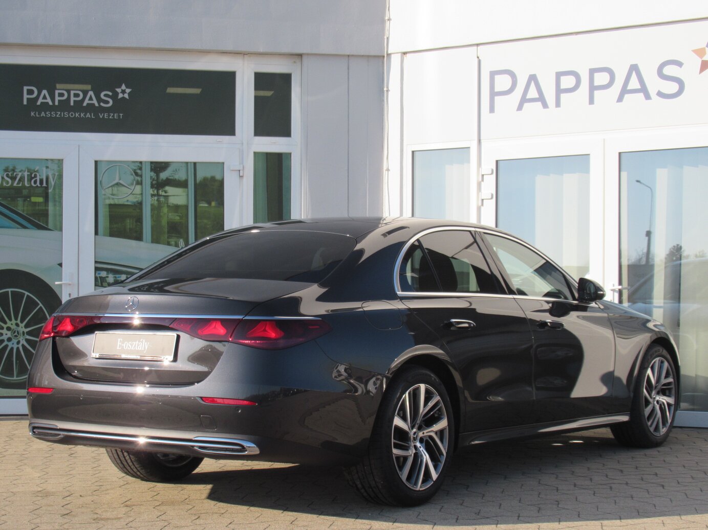 Mercedes-Benz E 200 4MATIC Limousine