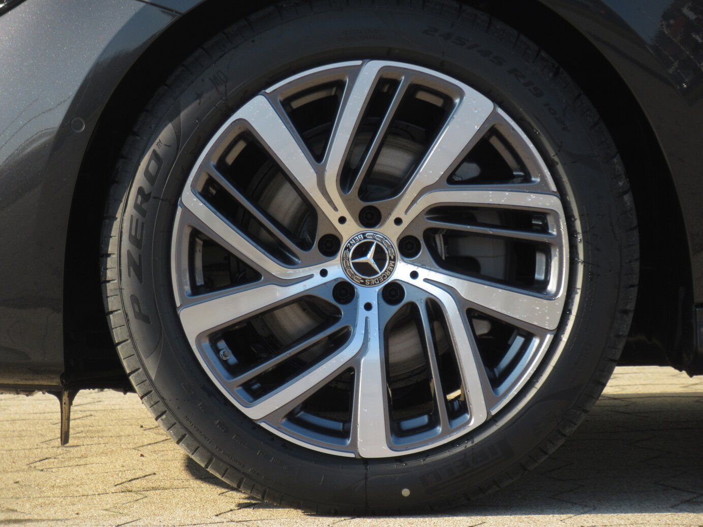 Mercedes-Benz E 200 4MATIC Limousine