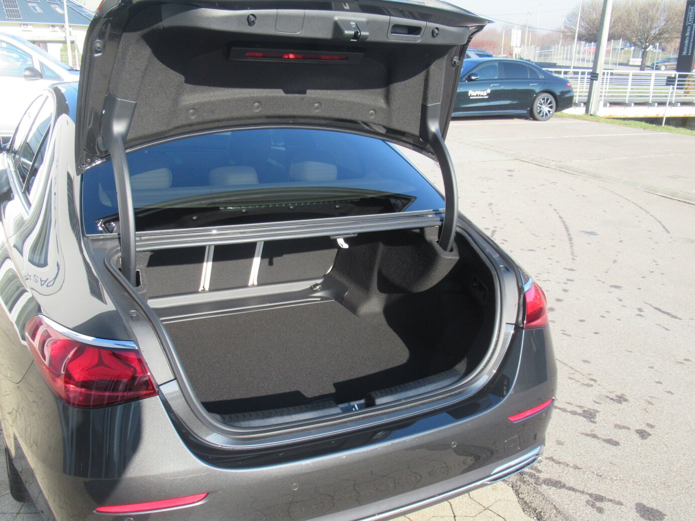 Mercedes-Benz E 200 4MATIC Limousine