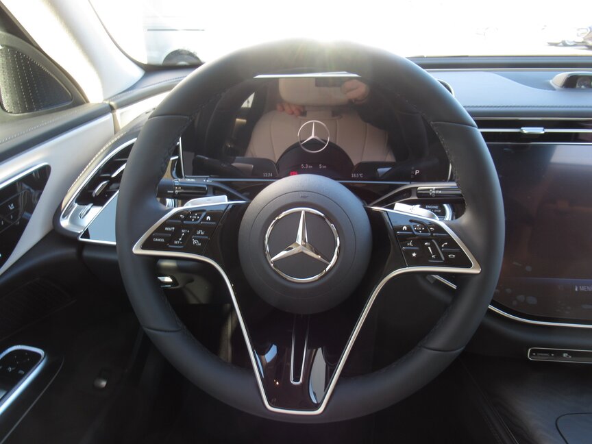 Mercedes-Benz E 200 4MATIC Limousine