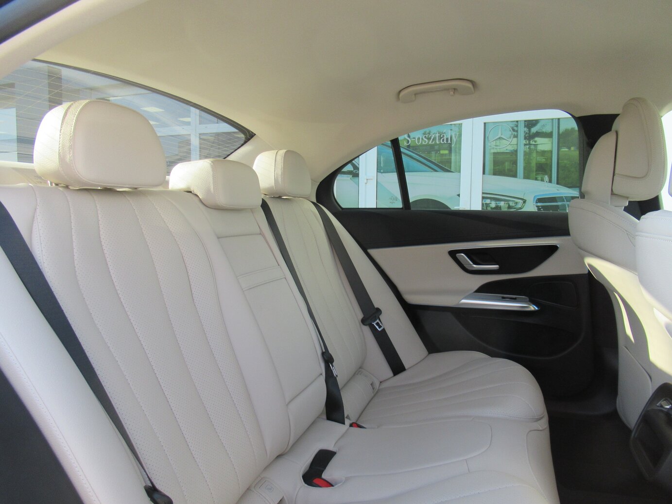 Mercedes-Benz E 200 4MATIC Limousine