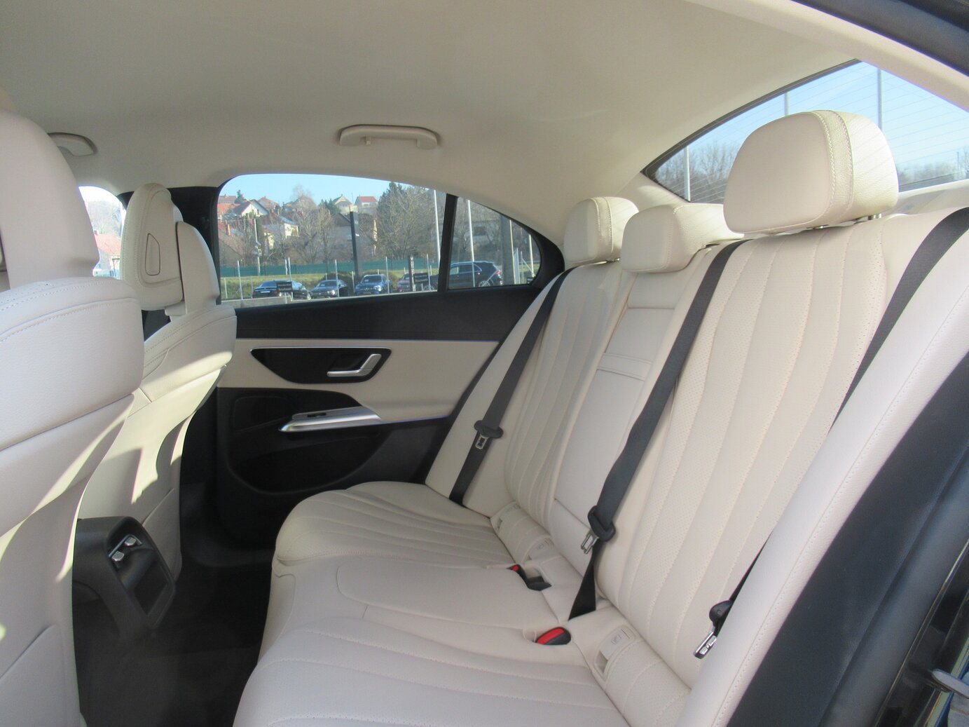 Mercedes-Benz E 200 4MATIC Limousine