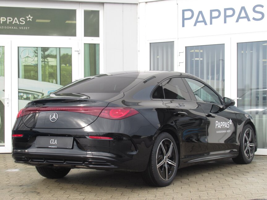 Mercedes-Benz CLA 200 4MATIC