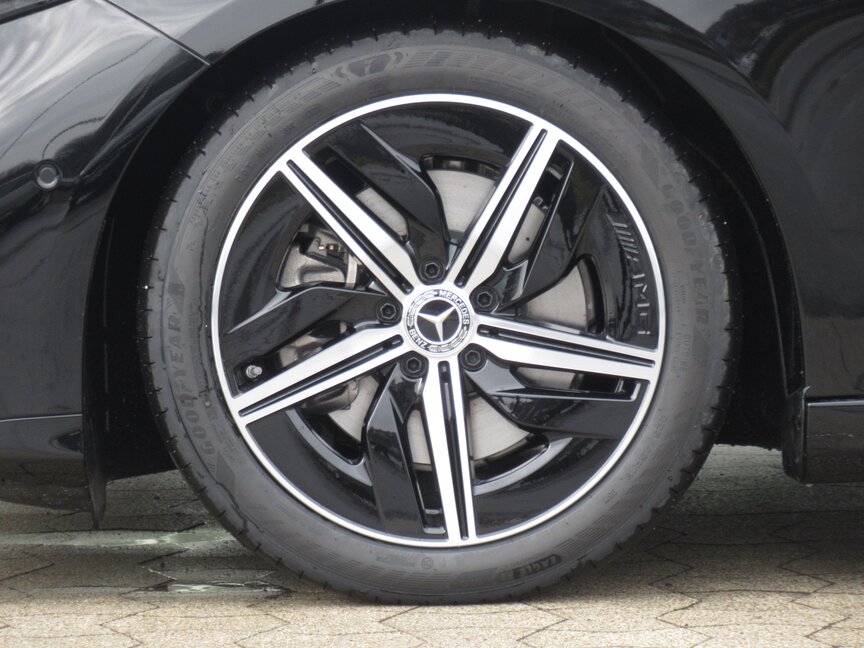 Mercedes-Benz CLA 200 4MATIC