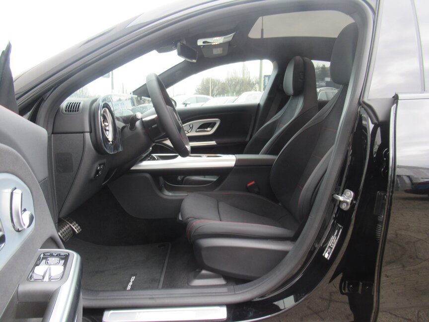 Mercedes-Benz CLA 200 4MATIC