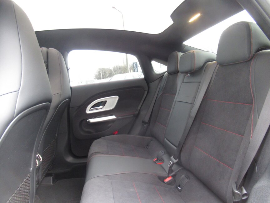 Mercedes-Benz CLA 200 4MATIC