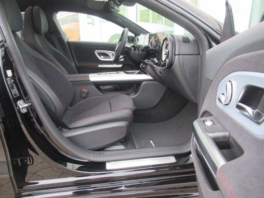 Mercedes-Benz CLA 200 4MATIC