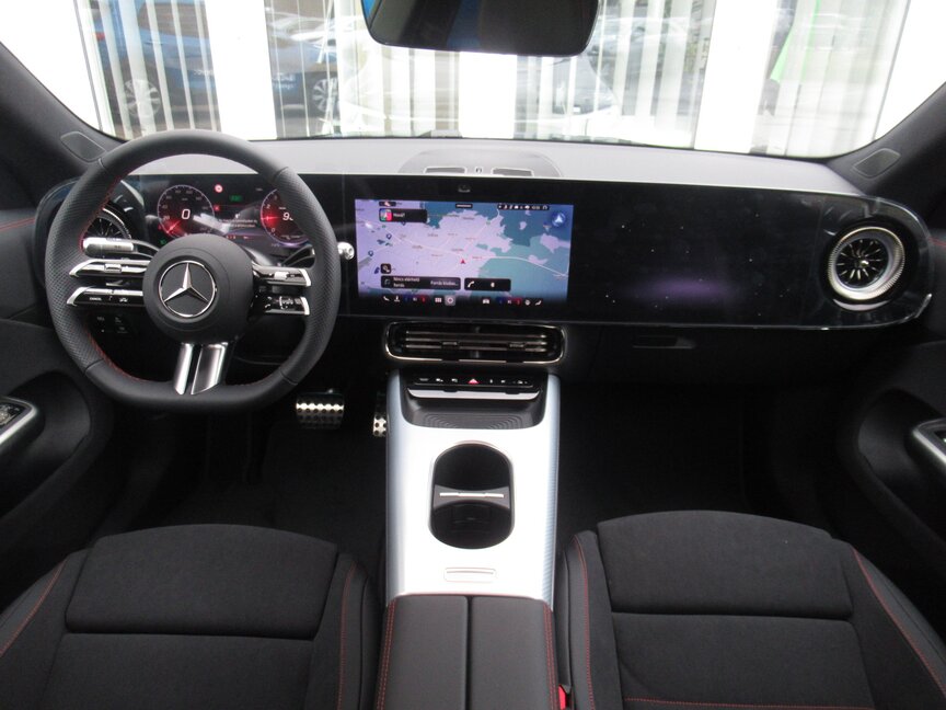 Mercedes-Benz CLA 200 4MATIC