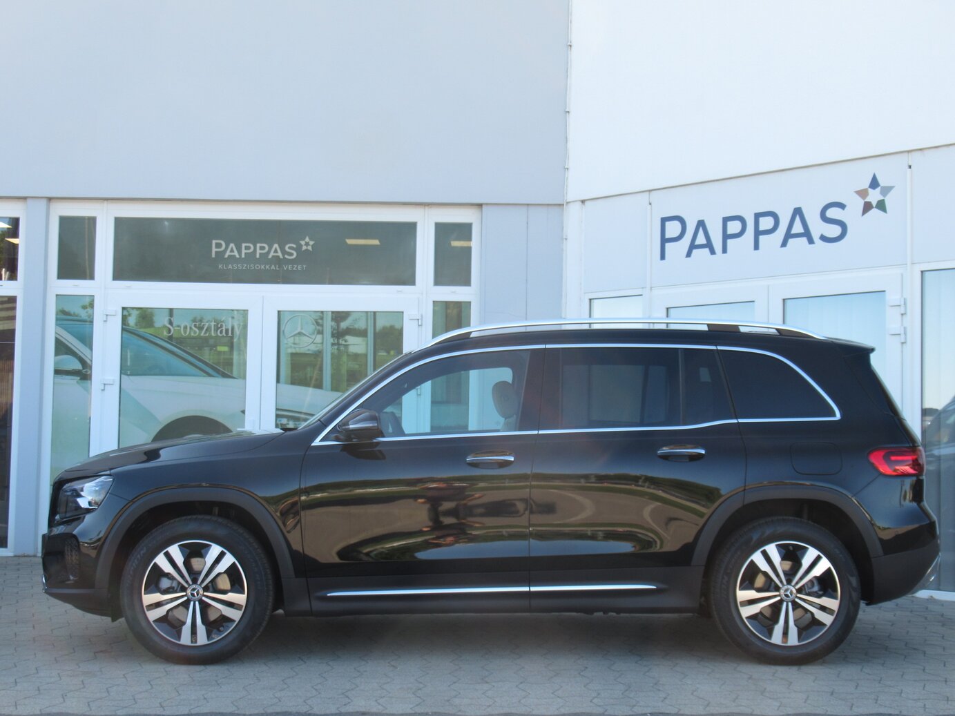 Mercedes-Benz GLB 200